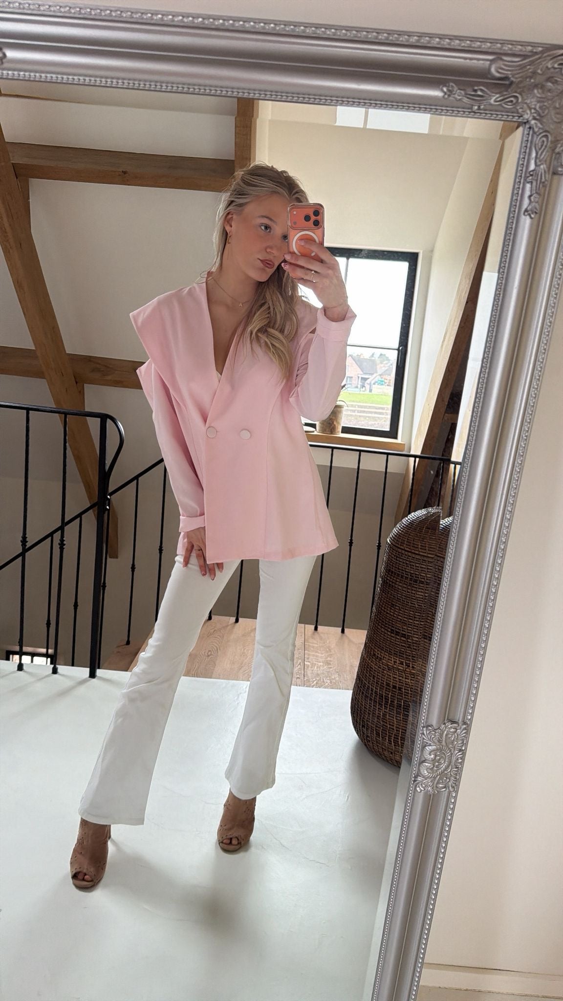 Blazer with open schouder