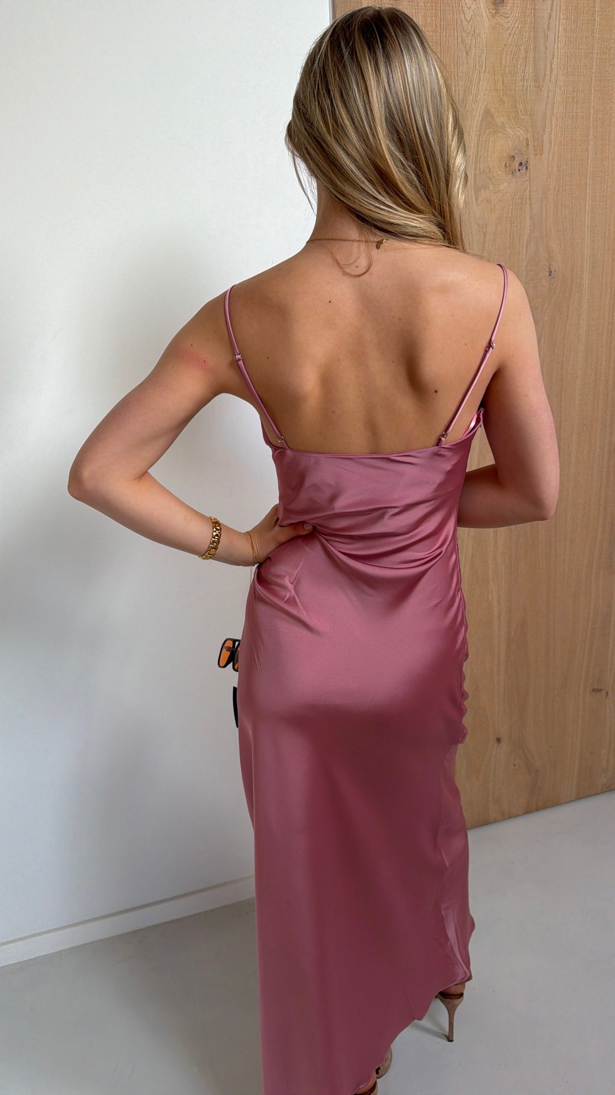 Maxi satin dress with ajustable straps