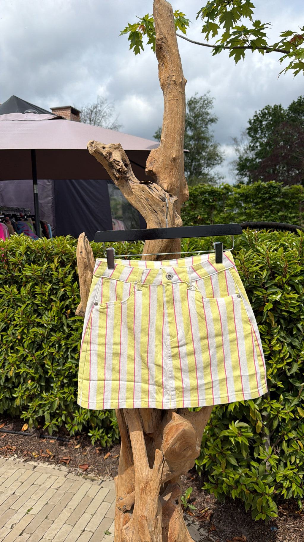 Striped skirt in yellow