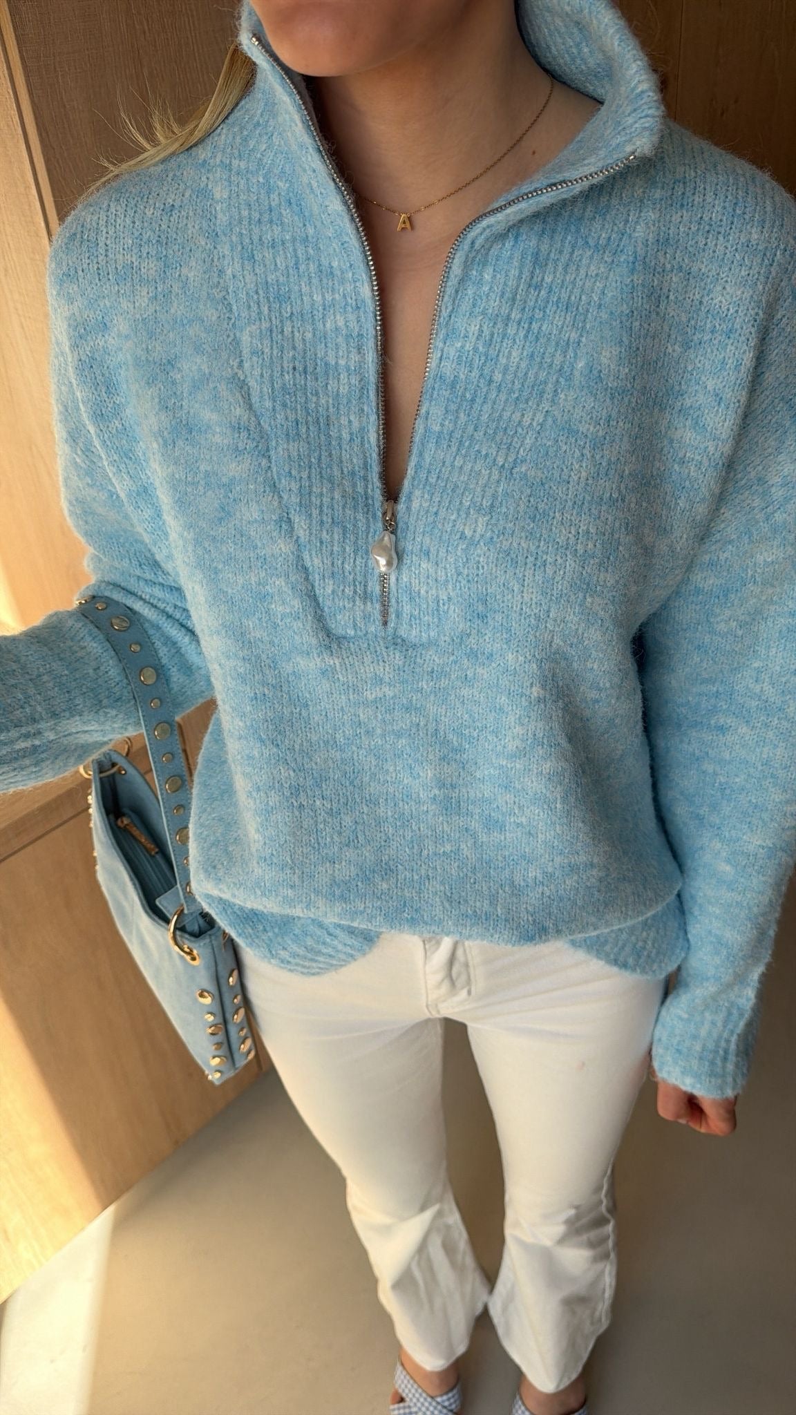 Dana blue sweater with collar