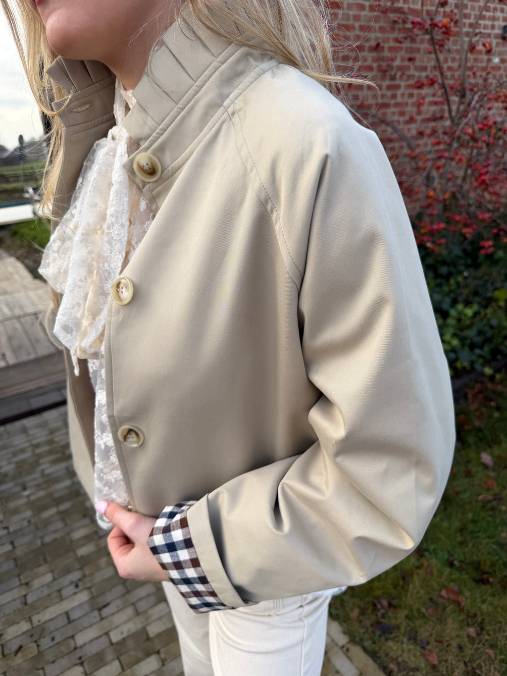 Short trench coat