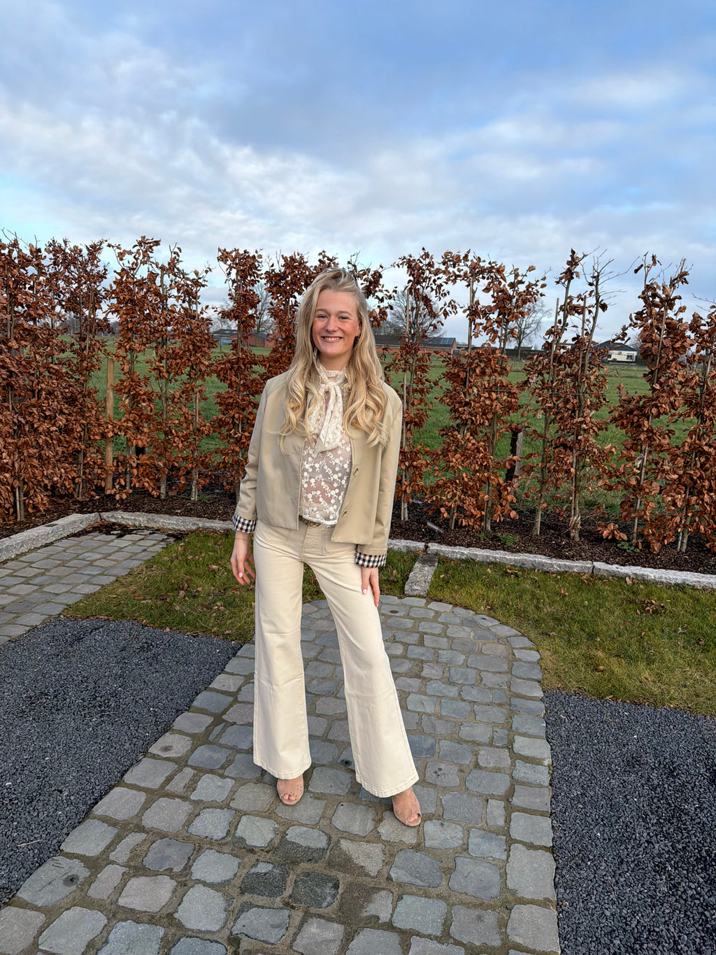 Short trench coat