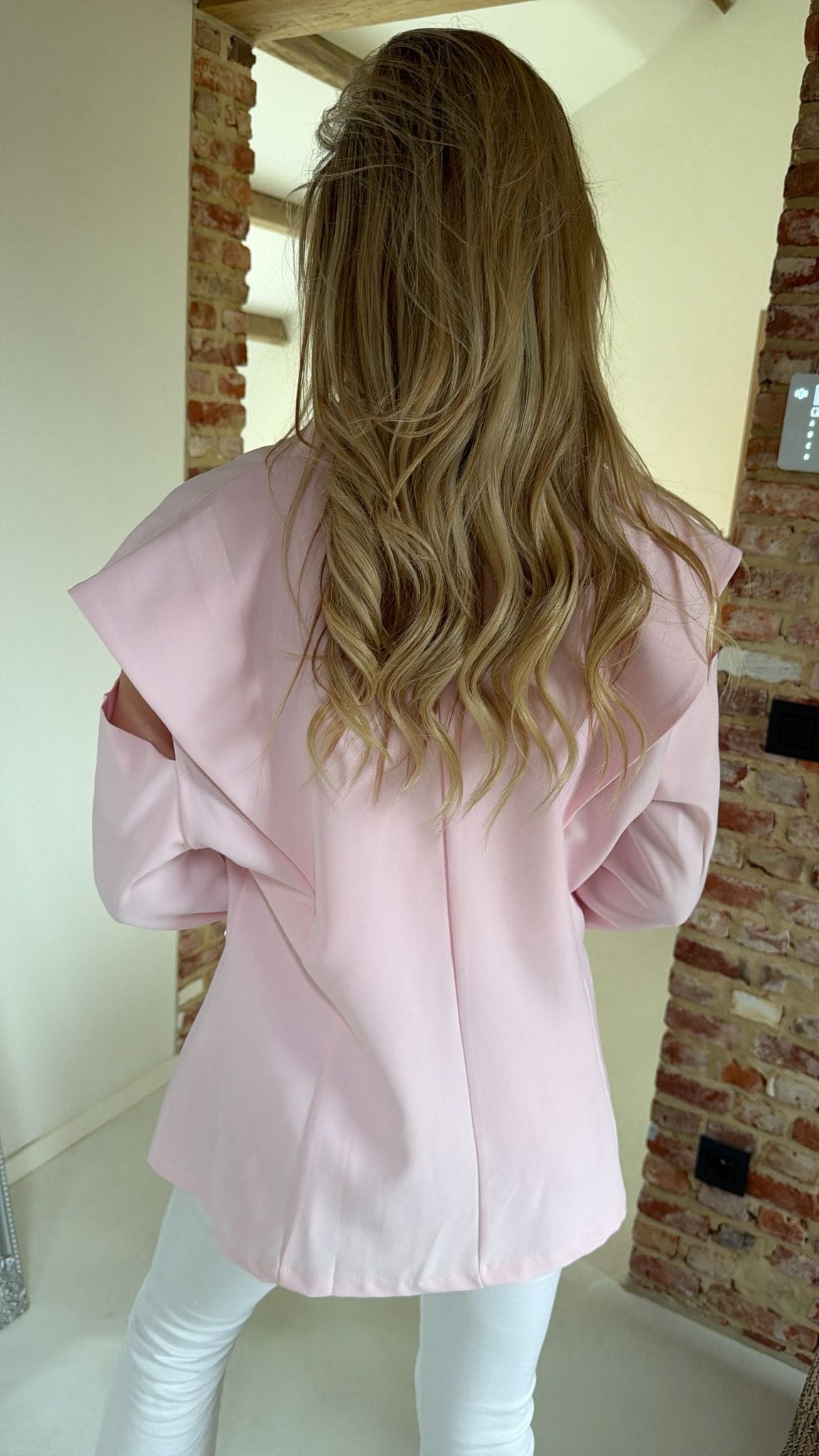 Blazer with open schouder